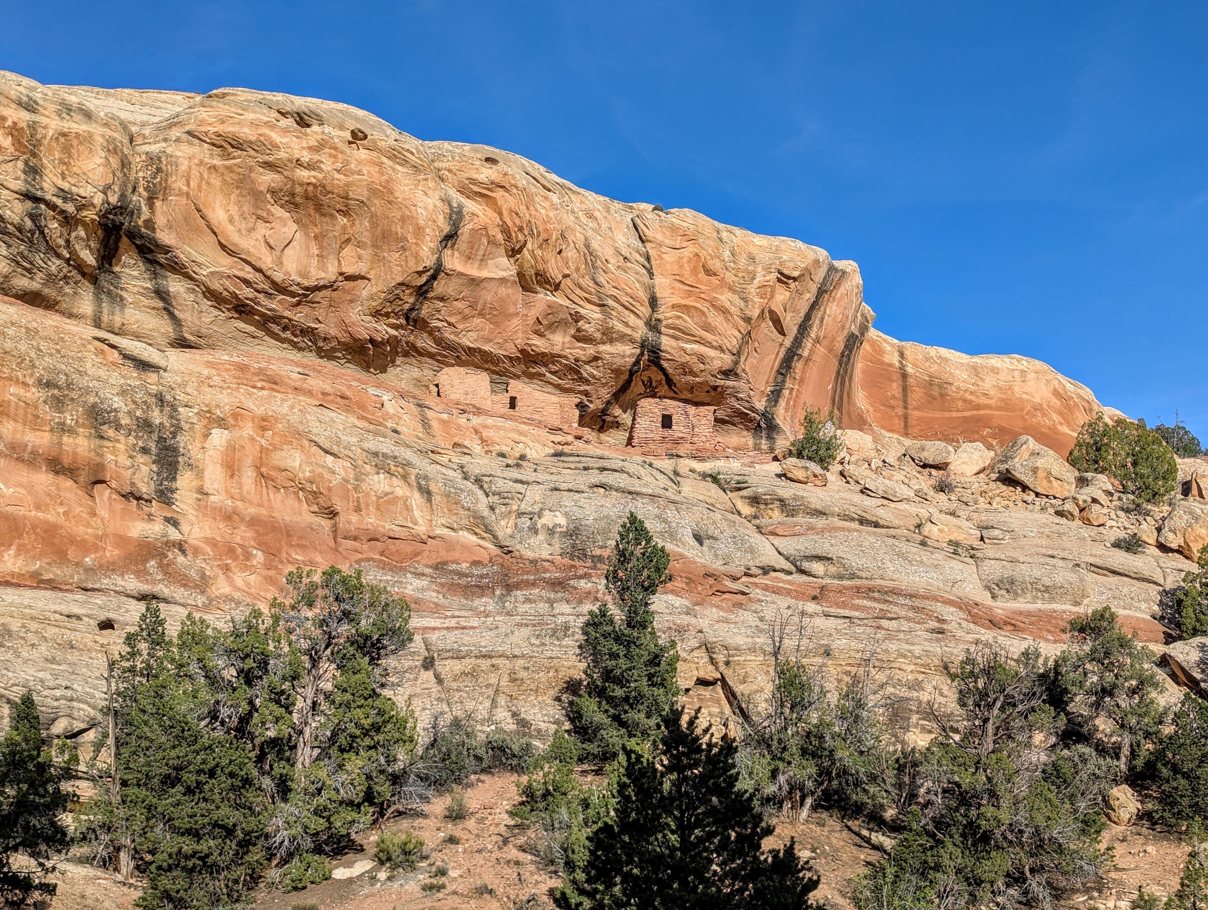 The ruins of Lower Mule Canyon