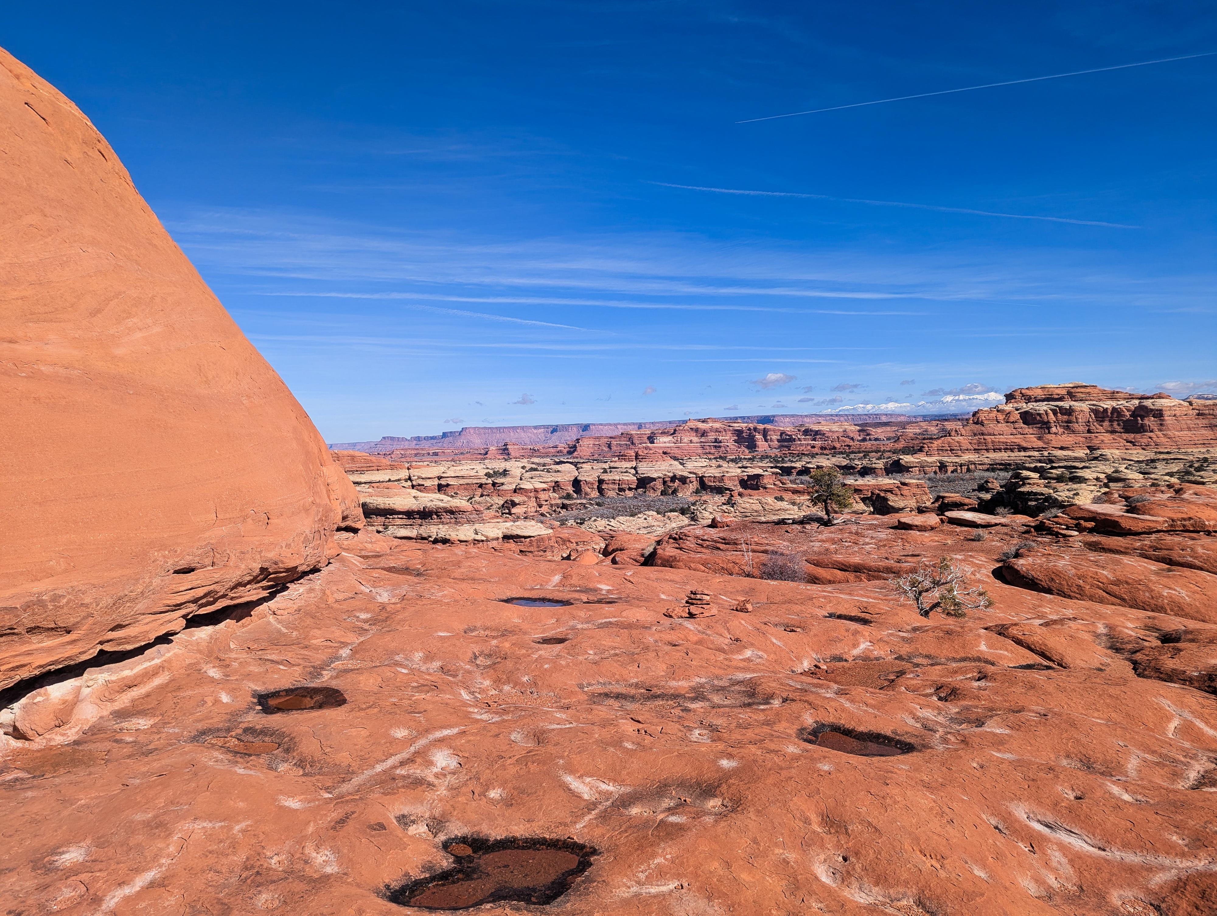 Amazing views from the traverse between Lost Canyon and Peekaboo Trailhead
