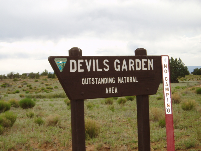 Roadside Attraction Devils Garden Escalante Road Trip Ryan