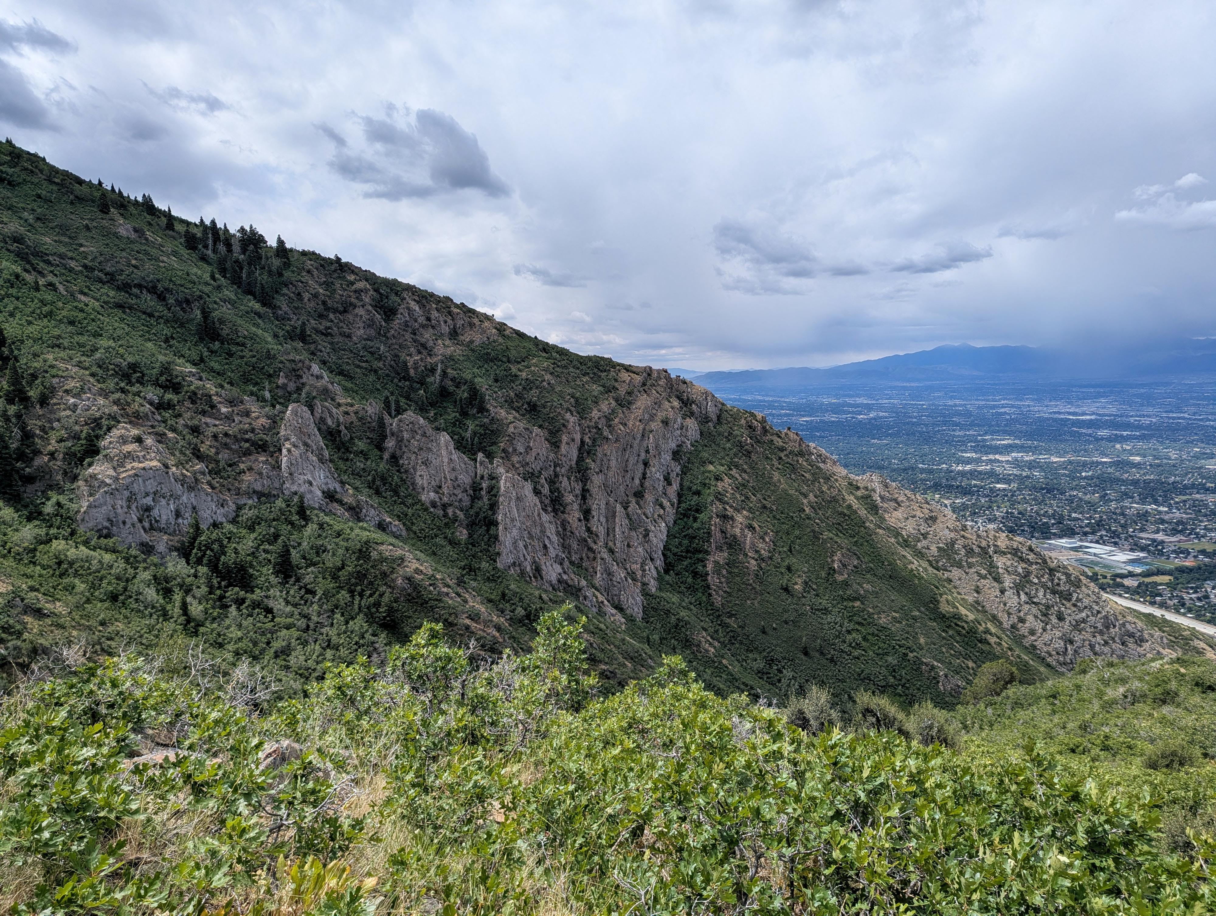 The craggy side of Grandeur Peak