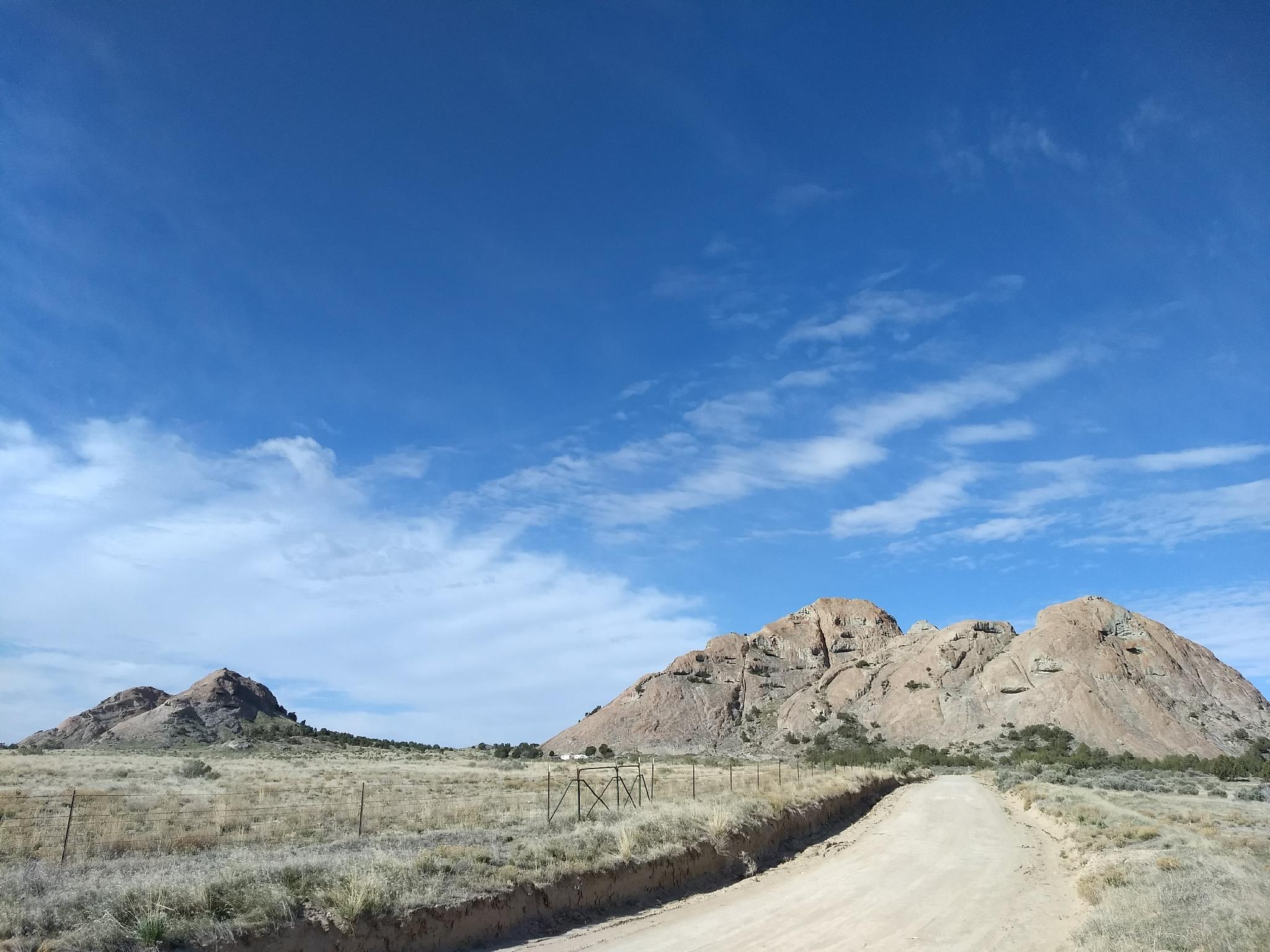 The main White Rocks formation - White Rocks - Skull Valley - Road Trip ...