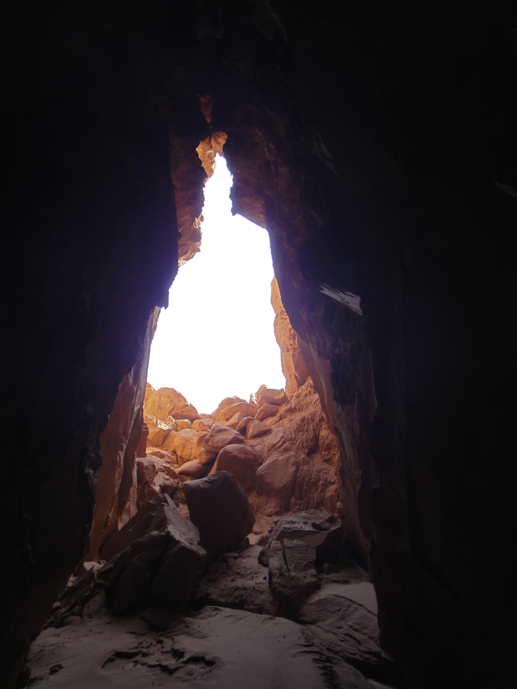 One of many small caves and overhangs -  Goblin Valley